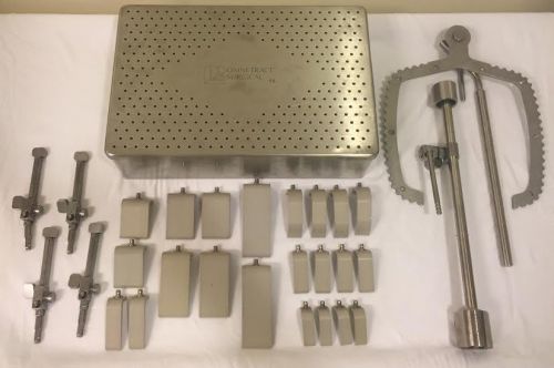 Omni-Tract Surgical Posterior Lumbar Retractor System LF400 Radiolucent w/ Case