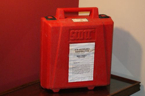 SCOTT SAFETY SKA PAK EMERGENCY ESCAPE RESPIRATOR W/ CARRY CASE &amp; MASK