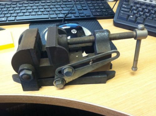 Machinist Angle Vise w 2 1/2 &#034; x  D 1 1/2 &#034; opening 2 1/2&#034;