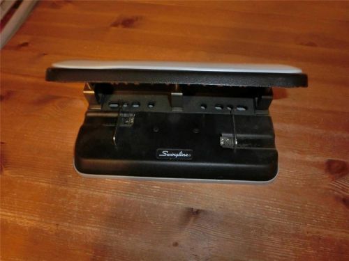 SWINGLINE 74150 24-SHEET EASY TOUCH THREE HOLE PUNCH ADJUSTABLE VERY GOOD COND