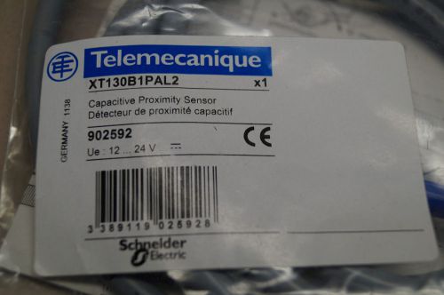Schneider Telemecanique XT130B1PAL2 Capacitive proximity sensor