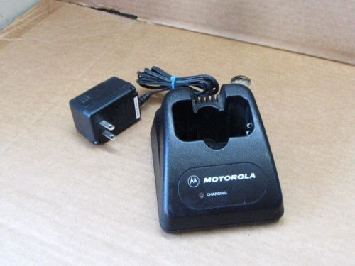 Motorola HTN9014C SP50 SP50+ Standard Rate Portable Radio Desk Battery Charger