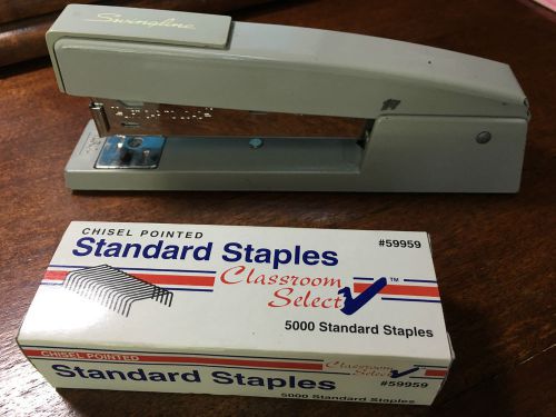 Vintage Swingline 747 stapler With Box of Staples Incld.-&#034;Works Like New&#034;