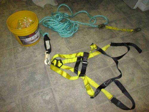Qual-Craft Roof Top Safety Kit 00815-QC 50ft Line/Universal Harness/Anchor