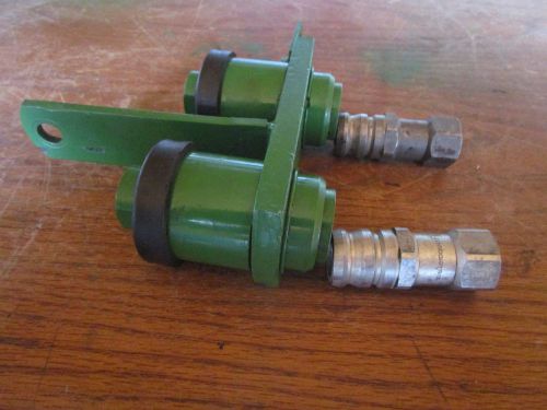 Oliver tractor1550,1555,1600,1650,1655,1750,1850hydraulic coupler with male ends