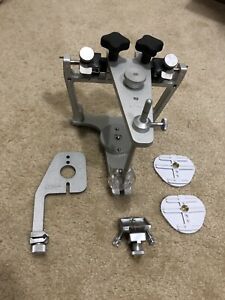 WHIPMIX 3040 DENTAL ARTICULATOR W/ FACEBOW TRANSFER JIG, MOUNTING PLATES, TABLE