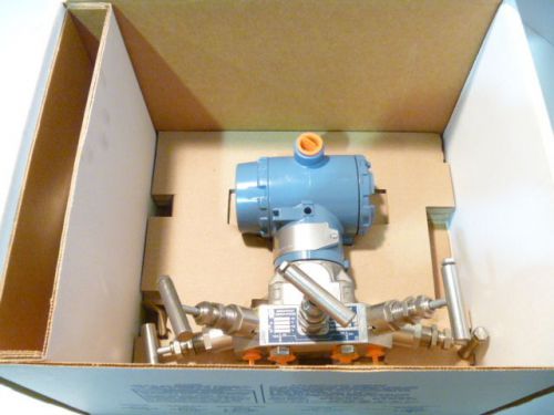 Rosemount 3051 CG4A02A1AS5E5M5 Pressure Transmitter w/ Intrument Manifold NEW