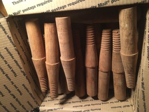 Lot of 28 Pegs