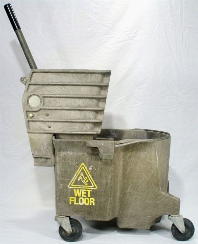 Rubbermaid commercial floor wash mop bucket 6132 with removable wringer rollers for sale