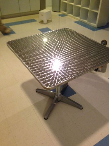 FOLDING CAFETERIA TABLE