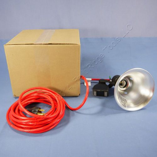 Utility magnetic-based incandescent job site spot light w/ 25&#039; cord ml-231-25-c3 for sale