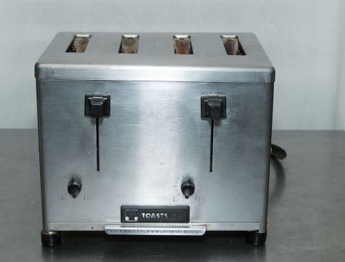 The Toasts Well 4 Slot Commercial Toaster
