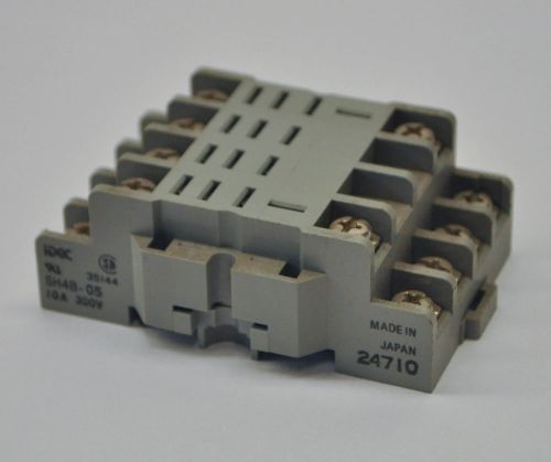 IDEC SH4B-05 Relay Blade Socket DIN Mount Screw Type