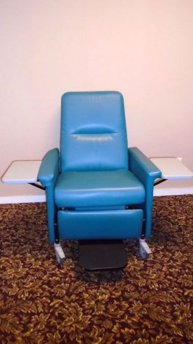 Champion 86 Series Bariatric Recliner/Transporter Chair w/ Swing Away Arms