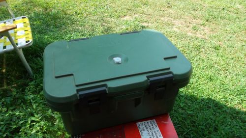 Cambro food container