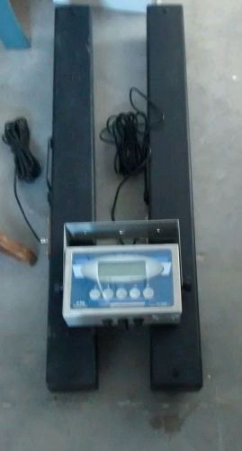 LCD screen ti-500 sl with beams 5000lb livestock scale cattle hogs many animals