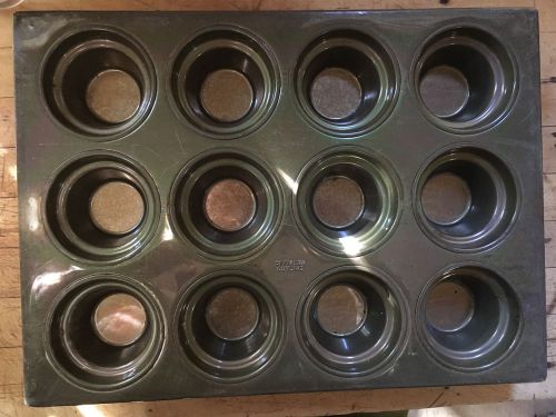 Heavy Duty Gauge Chicago Metallic Muffin Tin Pan Baking Equipment Bakery Hotel