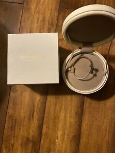Chamilia White Round Zippered Jewelry Case Travel Dresser Tray With Bracelet.