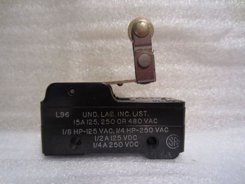 Honeywell Microswitch BZ-2RW826 Roller Lever Limit Switch 15A NOS