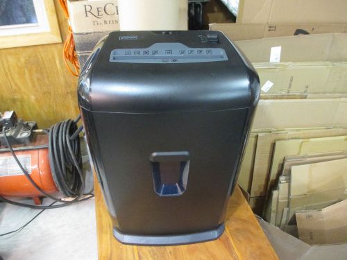 Staples 15-Sheet Cross-Cut Shredder Model: SPL-TXC152A