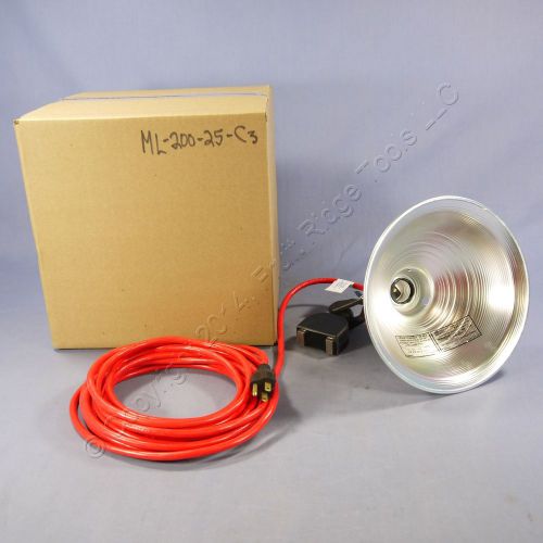 Heavy duty utility magnetic-based incandescent job site spot light with 25&#039; cord for sale