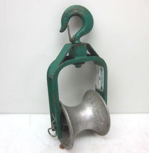 GreenLee 650 6&#034; Hook-Type Cable Sheave Puller Pulley Cap-4000-lbs Old-Style