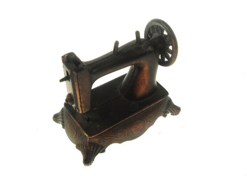 Vintage Look Sewing Machine Mini Souvenir Metal Made in Spain Collectible Nr6263