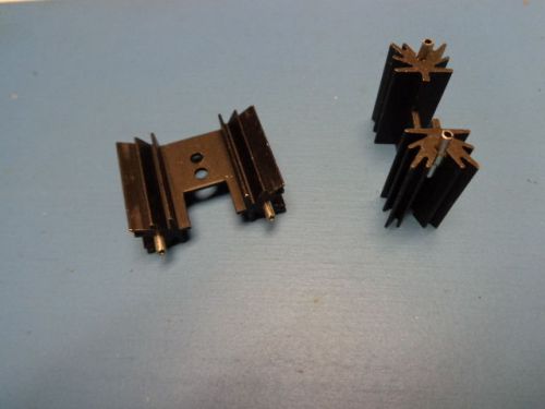 (2) Aavid Thermalloy 531002B02500 TO-220 BLACK ANODIZED VERTICAL HEATSINK PCB