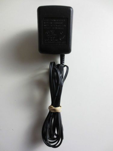 Model U090030D Power Supply Adapter Charger 26-006004-000-100 DC 9V 300mA (A774)