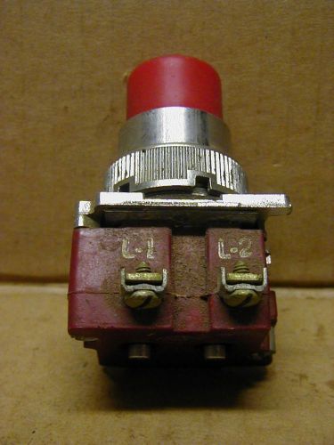 Cutler Hammer 10250T Red Illuminated Push Button, 120 V input, #12 6.3 V Bulb
