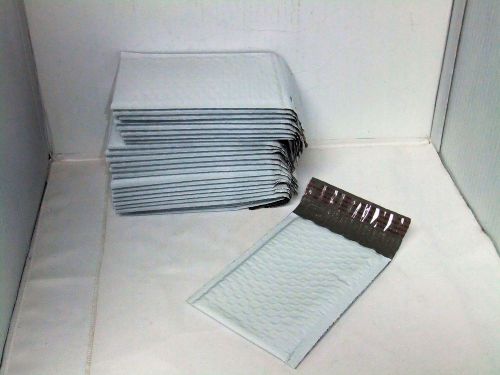 White Bubble Mailers with Adhesive Seal and Pull Tab Open, 5&#034; x 7&#034;, Qty 25