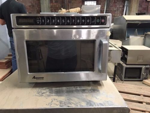 AMANA 1800W COMMERCIAL S/S MICROWAVE OVEN 0.6 CU.FT HIGH VOLUME - HDC182