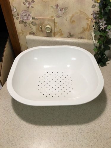 Large Sink Fit COLANDER WHITE 15&#034; X 15&#034; Lip Measures 3/8&#034; Per Side Read Describe