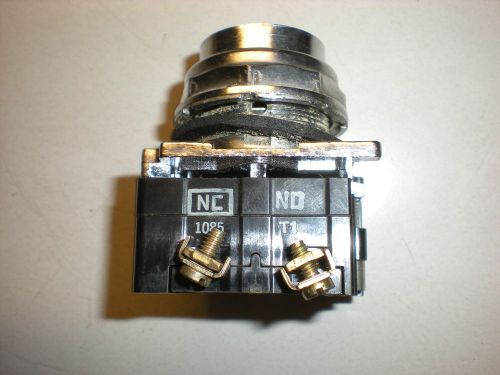 Cutler-Hammer Momentary Pushbutton Switch - (1) NO - (1) NC -600V - Black Button