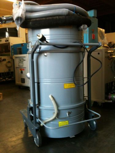 Nilfisk Adavance GS83, 017922-60, 220V Industrial High Volume Vacuum Cleaner