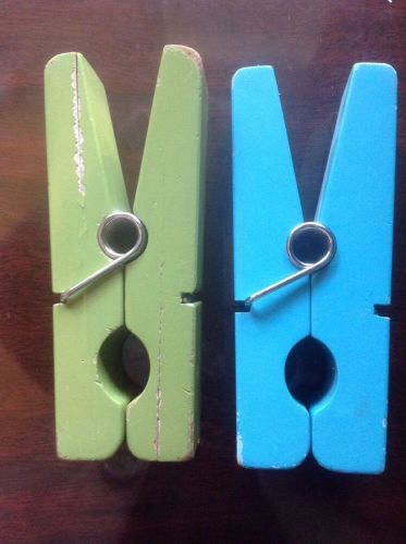 7&#034; WOODEN CLOTHSPINS BLUE AND GREEN GIANT PAPER CLIP