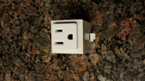 HALO POWER TRAC OUTLET ADAPTORL966P OUTLET ADAPTOR WHITE