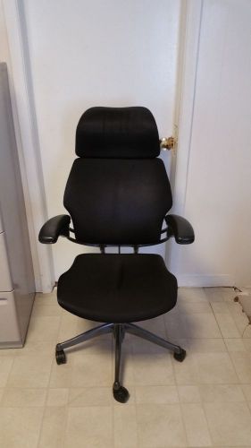 Freedom Task Chair with Headrest, Wave Black