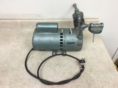 Gast Vacuum Pump AC Motor 0822-V103.G271X For Parts or Not Working
