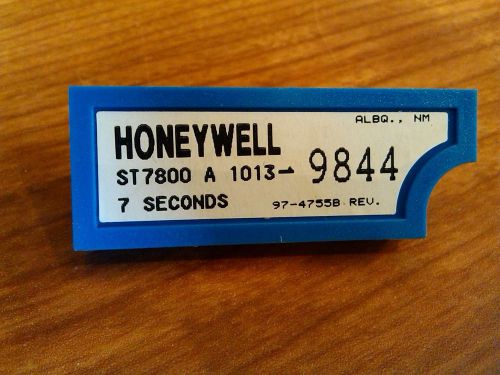HONEYWELL ST7800 A 1013 9844 PLUG IN PURGE TIMER 7 SECONDS NEW