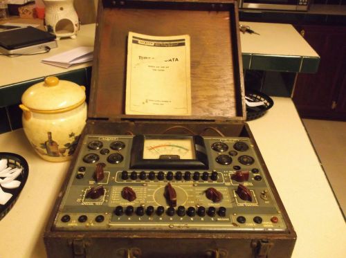 Mid 40&#039;s Jackson tube tester model 637 with integrated VOM with 20 tubes