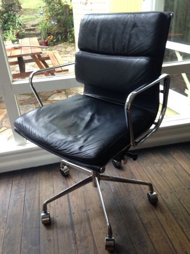Eames inspired soft pad  leather office chair for sale