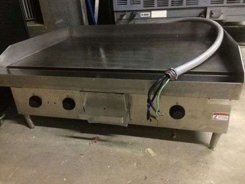 &#034;Hobart CG58 &#034; Heavy Duty Commercial 36&#034; Electric (3 Ph) Flat Top Grill/Griddle
