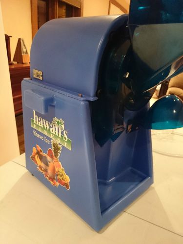 Hawaii&#039;s Finest by Gold Medal Shav-Pro 12V 1810DC Commercial Shaved Ice Machine