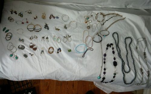 58 Pieces of Vintage Jewelry: 33 earrings - 8 rings - 13 bracelets - 4 necklaces