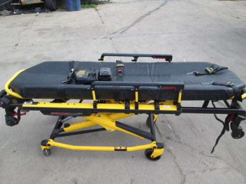 2008 stryker power pro xt stretcher 700 lb capacity only 9 hrs usage for sale