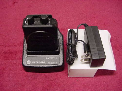 MOTOROLA MINITOR V 5 VHF 151 TO 158 2 CHANNEL PAGER WITH NEW BATTERY AND CHARGER