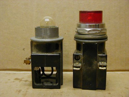 Cutler Hammer 52PA4E2 Red Pilot Light, 120 V input, 120 V Bulb, Lot of 2