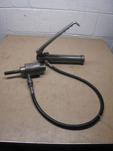 Greenlee 767a hydraulic knockout hand pump and 746 ram used free shipping for sale