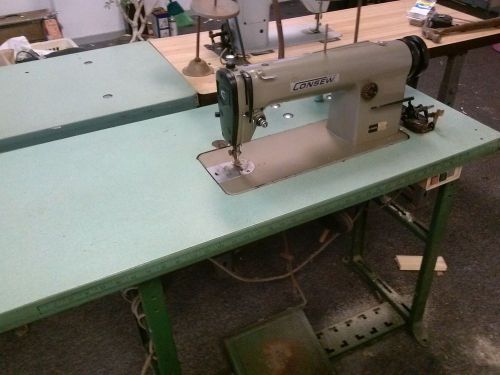 Consew DLS 600 Straight Stitch Industrial Sewing Machine &amp; Table.